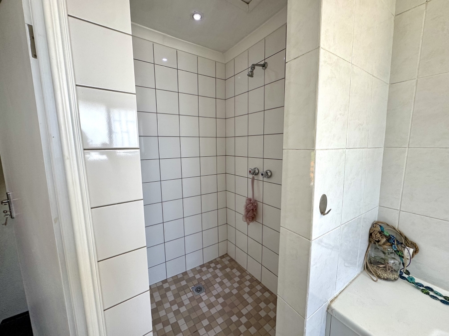 To Let 2 Bedroom Property for Rent in Table View Western Cape